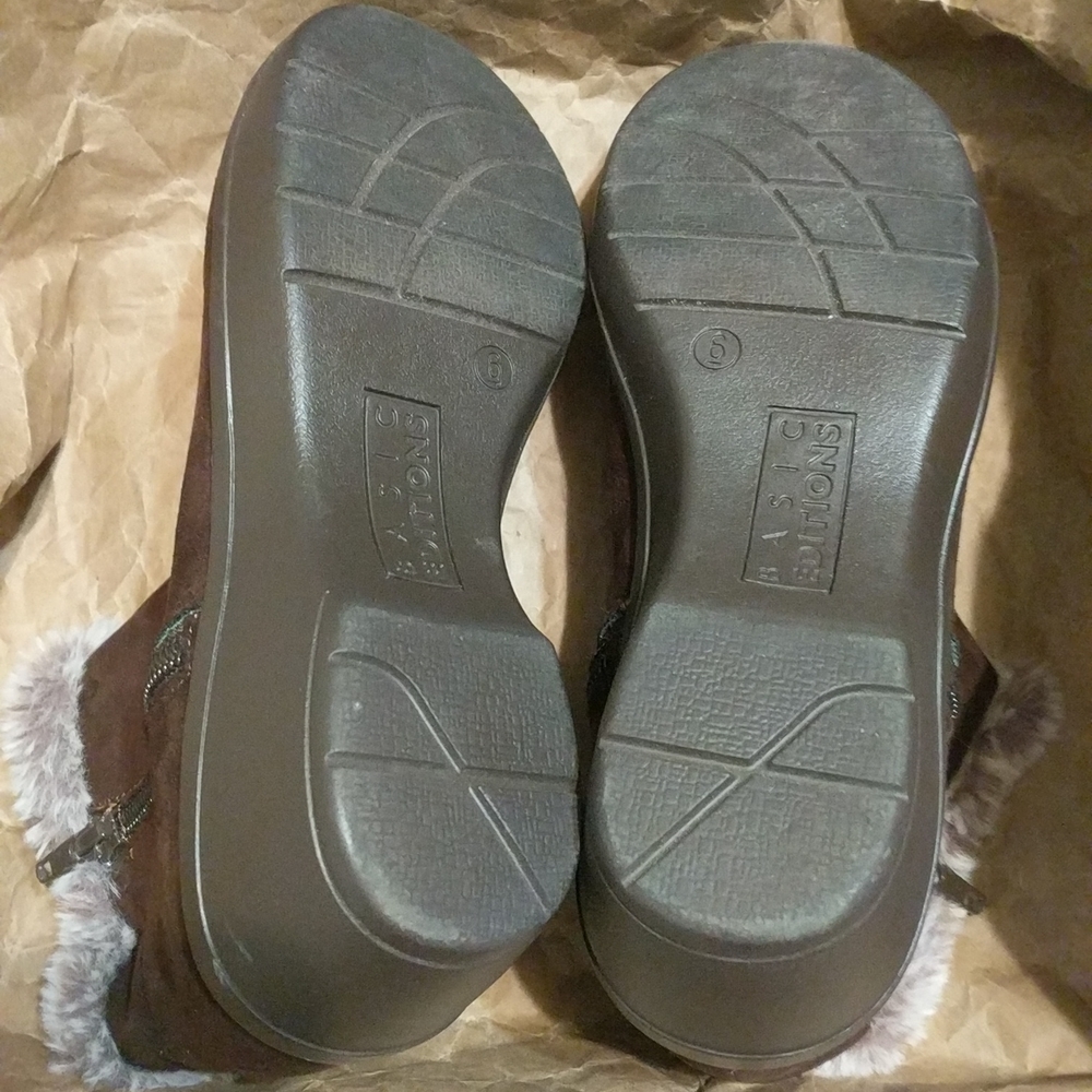 Basic Editions Ankle Boots Size 6 - Picture 6 of 9